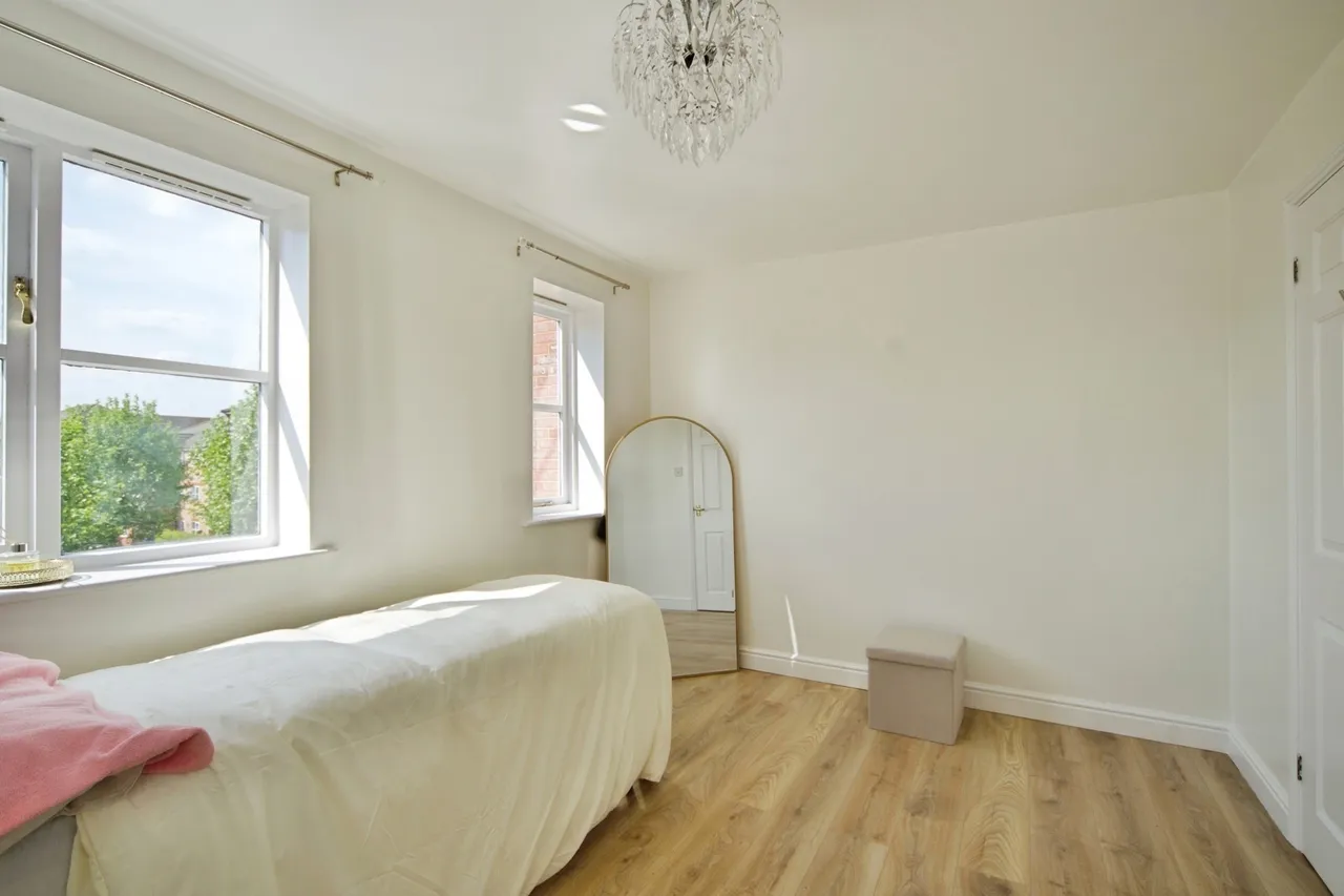 Sten Close, Enfield, EN3, photo 6