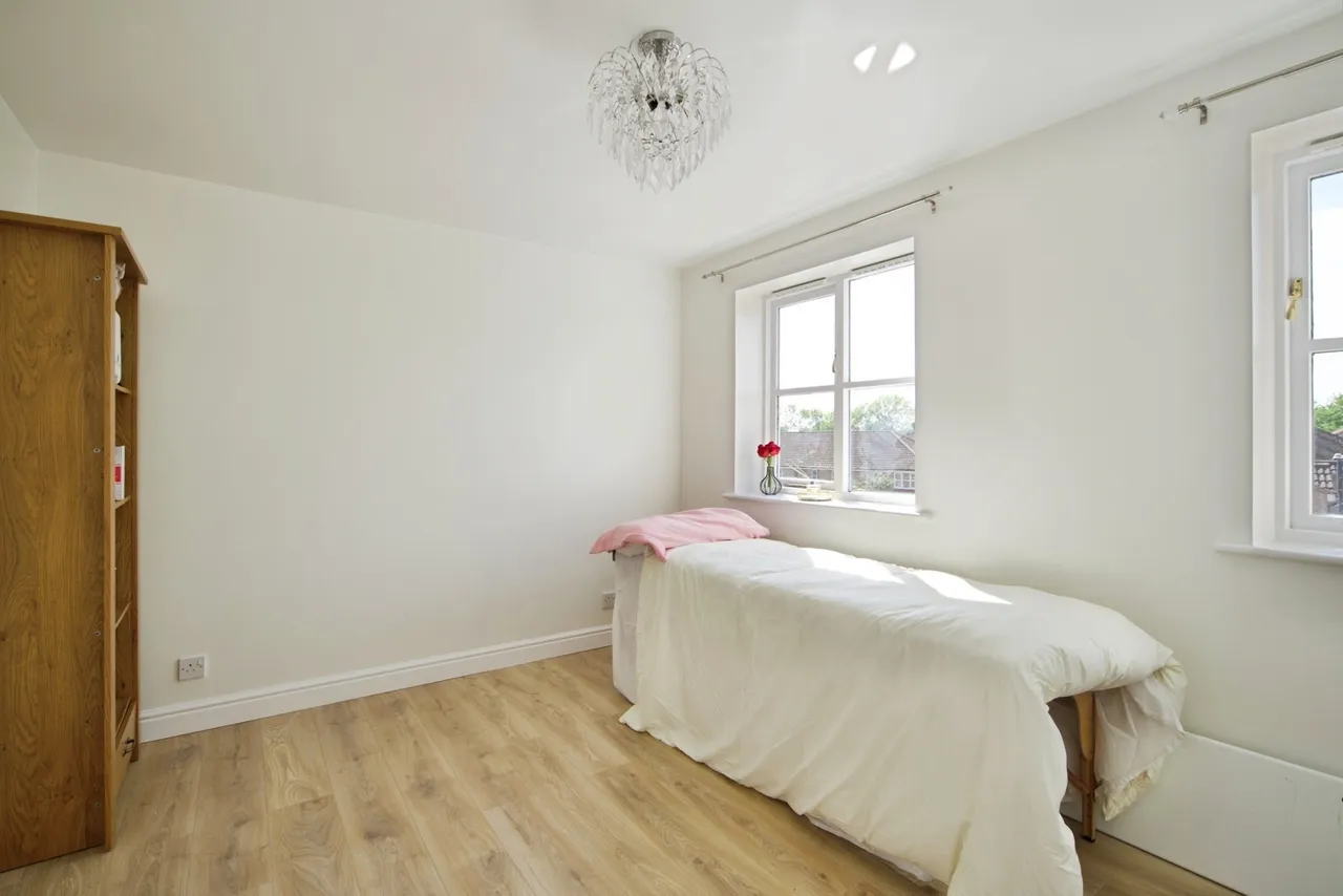 Sten Close, Enfield, EN3, photo 7