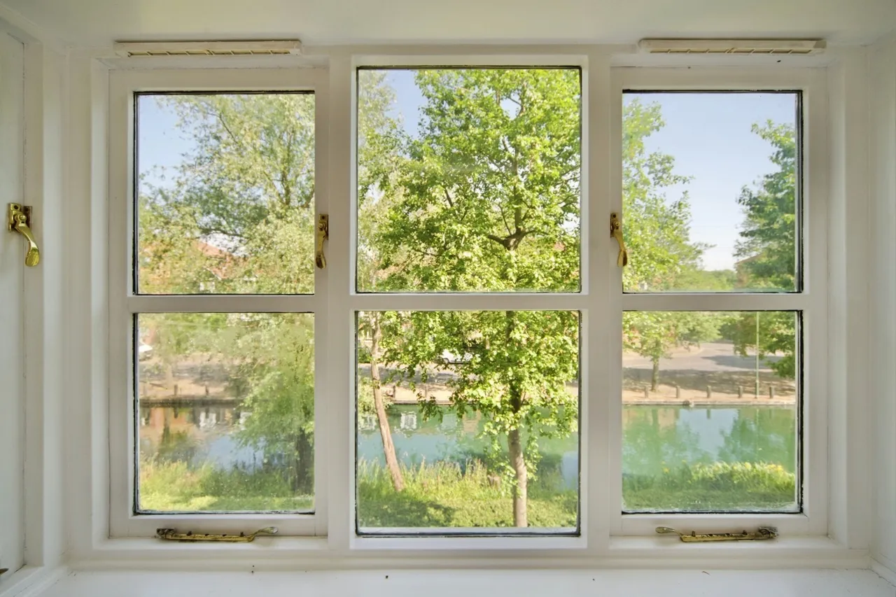 Sten Close, Enfield, EN3, photo 9