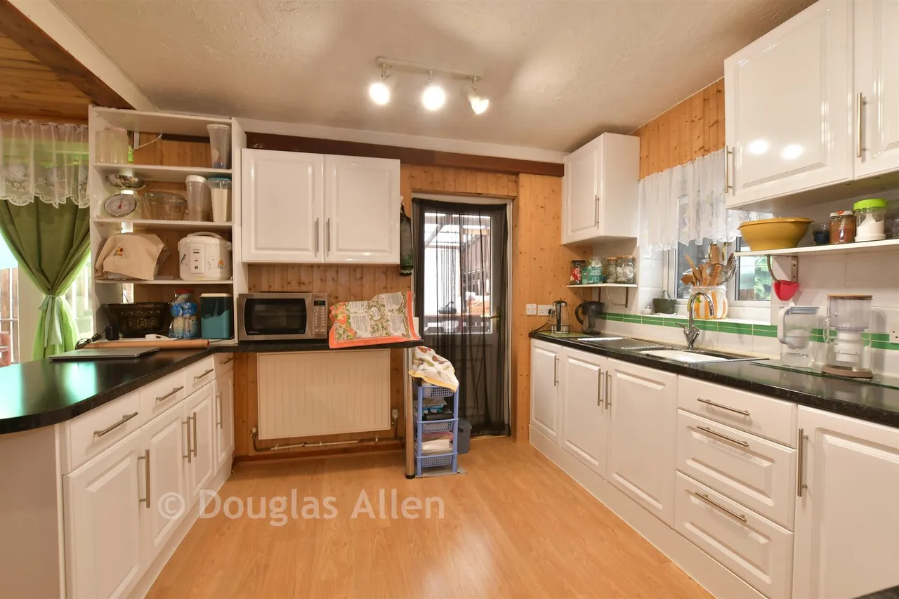 Wennington Road, Rainham, RM13, photo 4