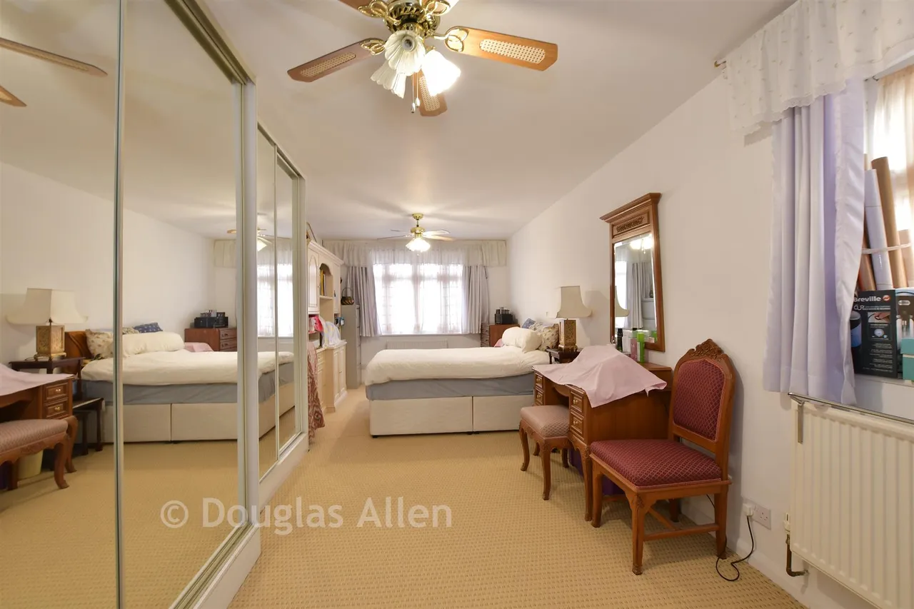 Wennington Road, Rainham, RM13, photo 13