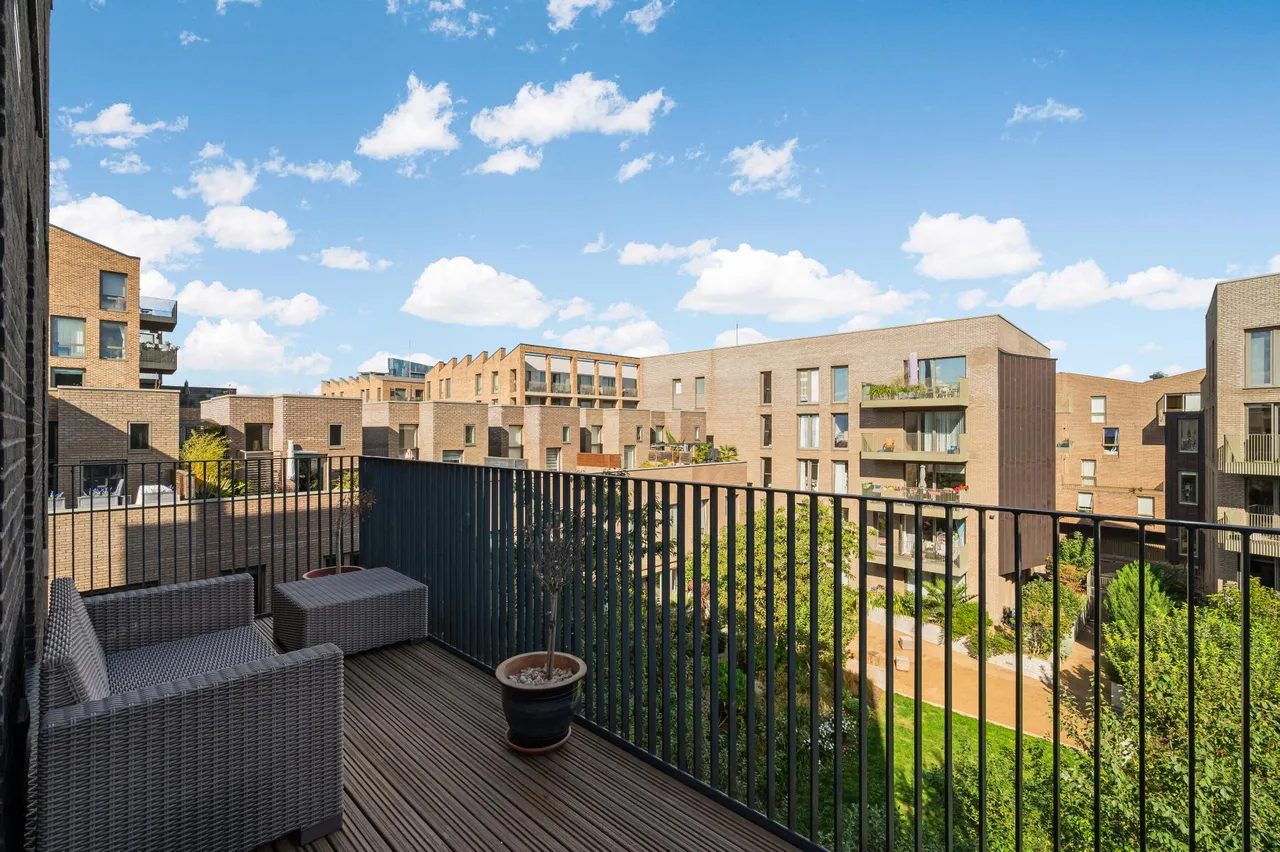 Commerce Road, Brentford, TW8, photo 9