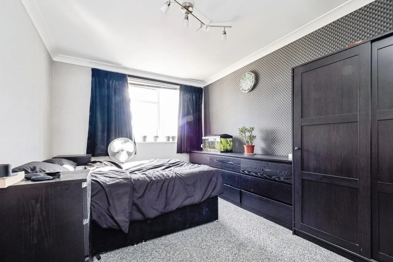 Victor Close, Hornchurch, RM12, photo 8