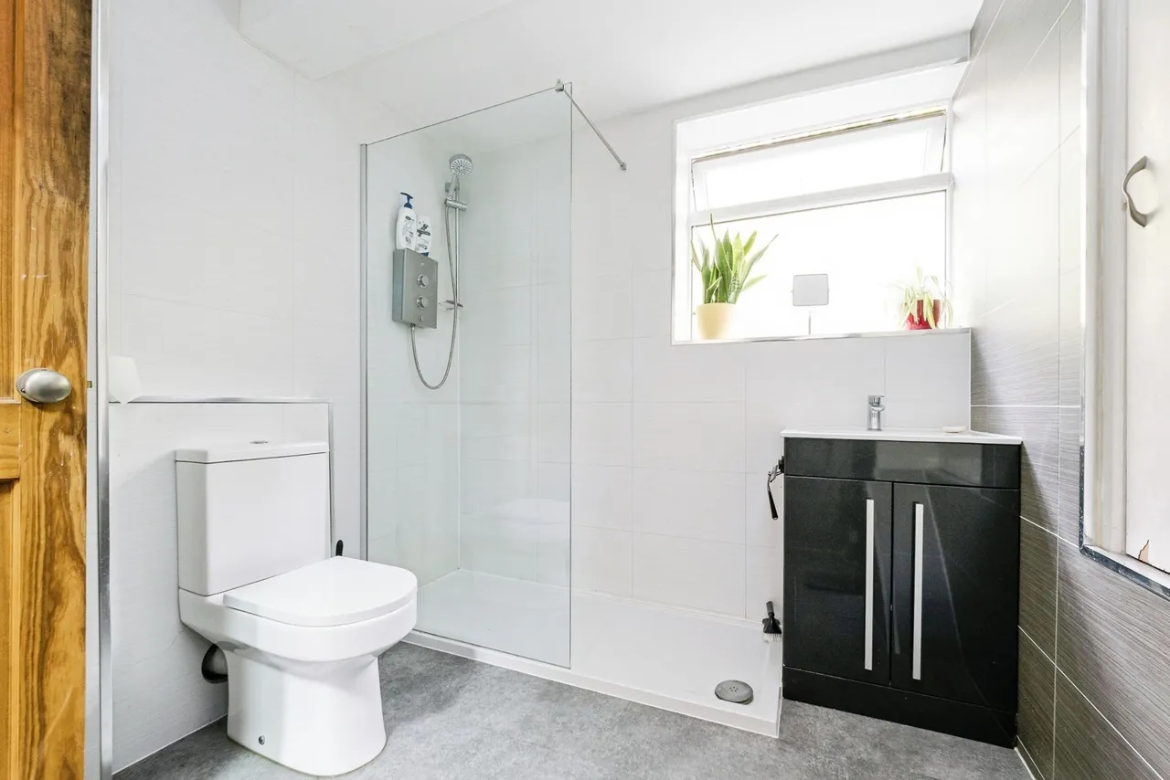 Victor Close, Hornchurch, RM12, photo 5