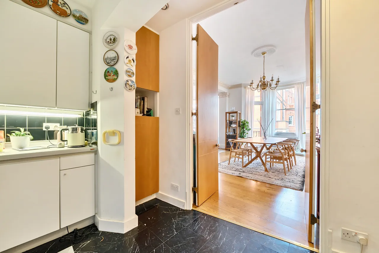 Kensington Court, London, W8, photo 8