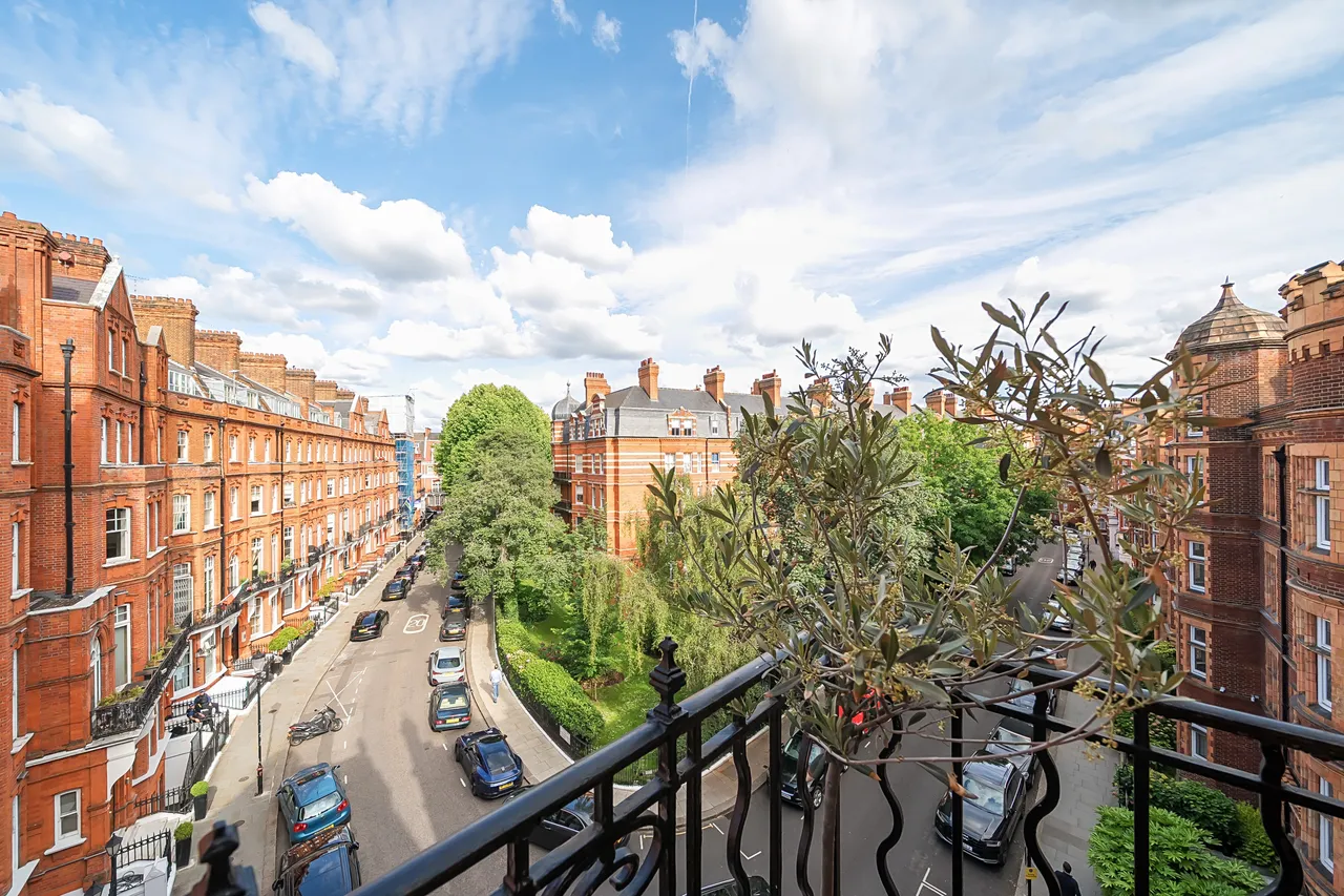 Kensington Court, London, W8, photo 9