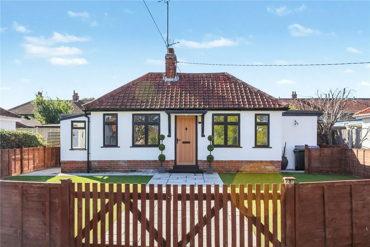 1 bed house for sale, Pier Avenue, Southwold, IP18