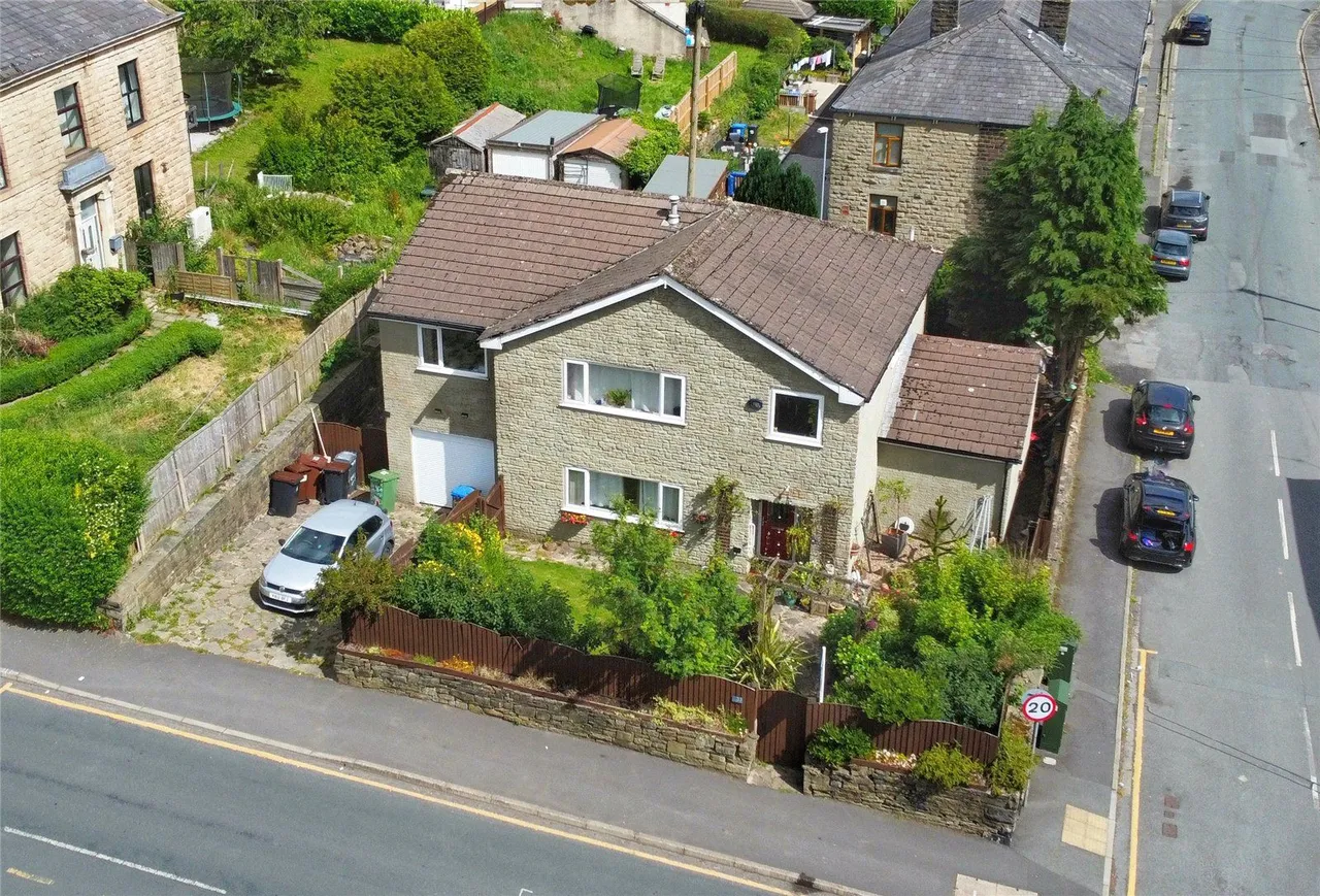 5 bed house for sale, Booth Road, Stacksteads, OL13