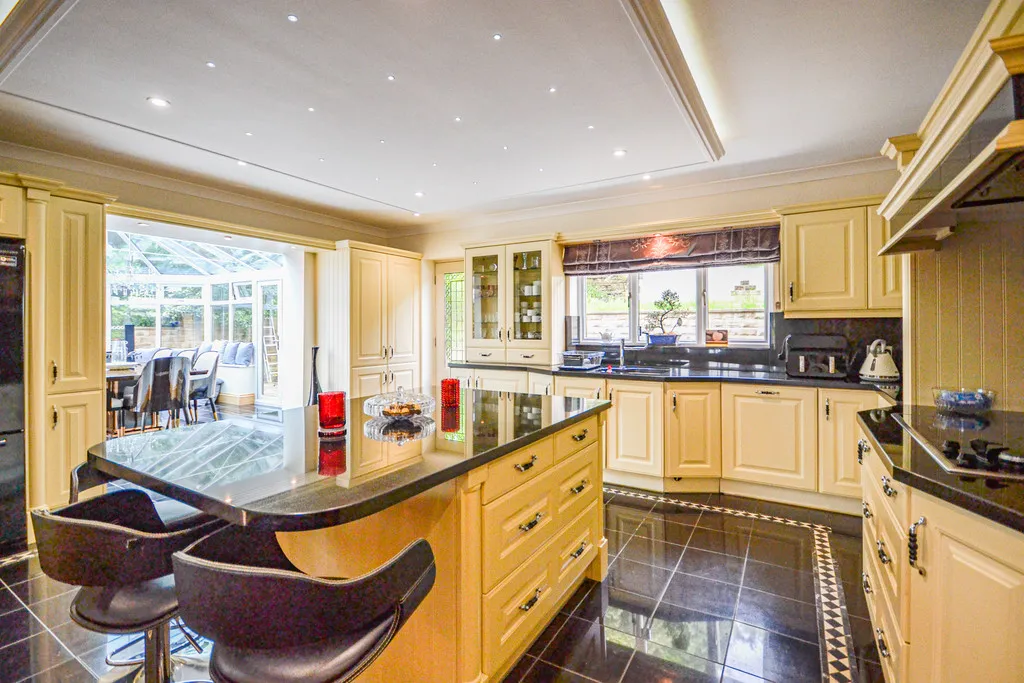 High Meadows, Thornhill, photo 11