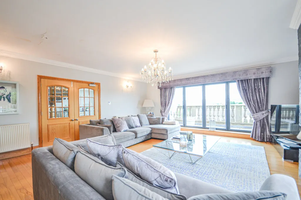 High Meadows, Thornhill, photo 19