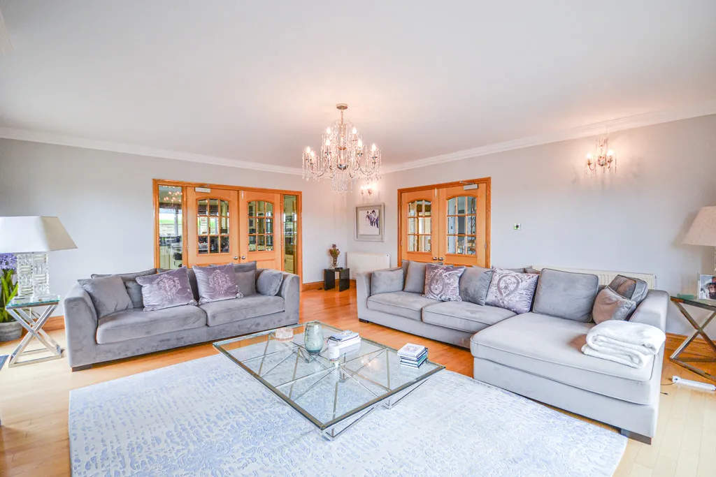 High Meadows, Thornhill, photo 16