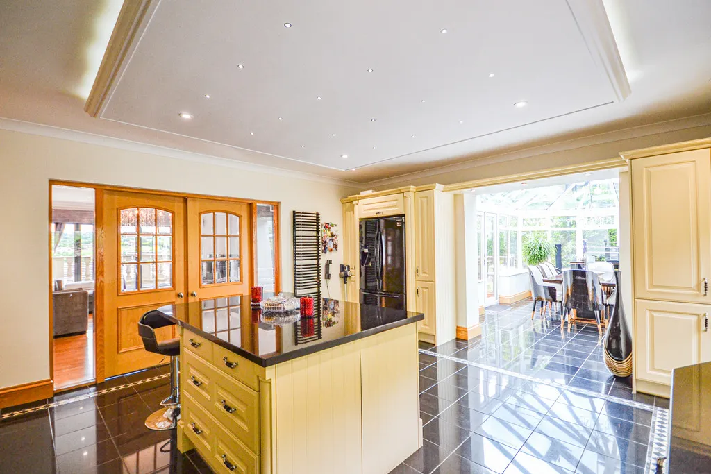 High Meadows, Thornhill, photo 12