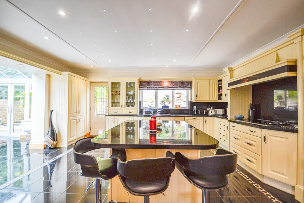 High Meadows, Thornhill, photo 14