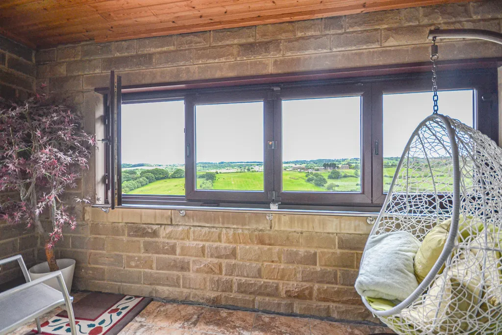 High Meadows, Thornhill, photo 28