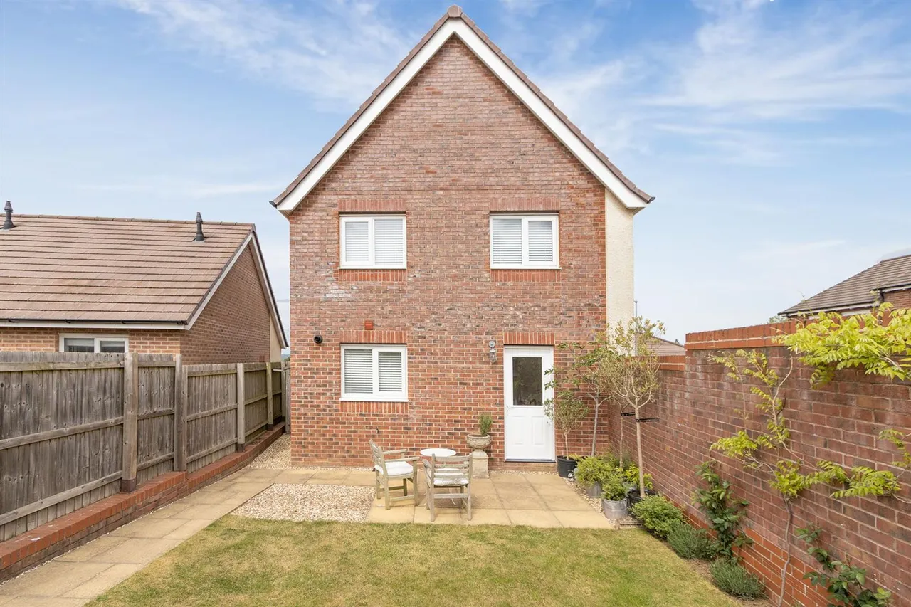 Adcock Road, Market Harborough, LE16, photo 17