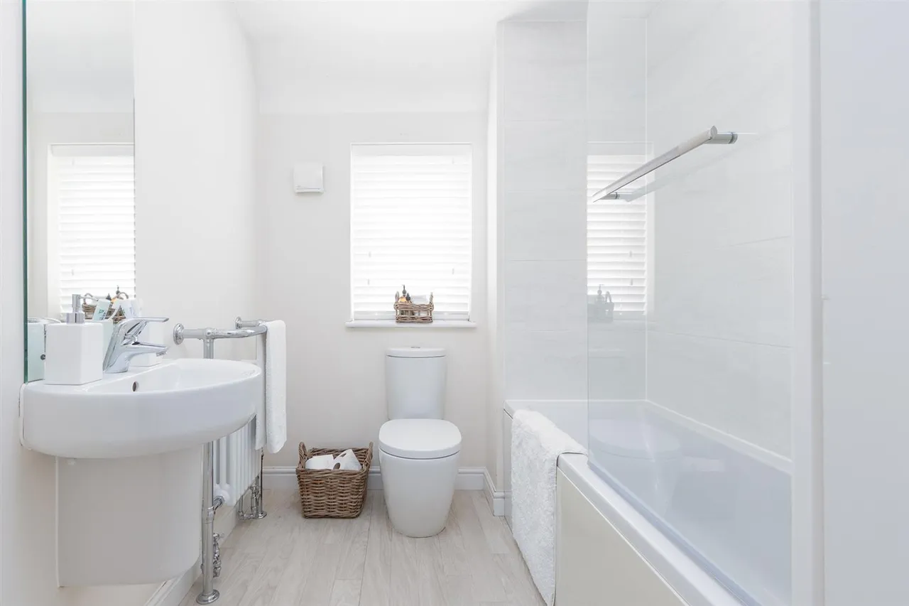 Adcock Road, Market Harborough, LE16, photo 13