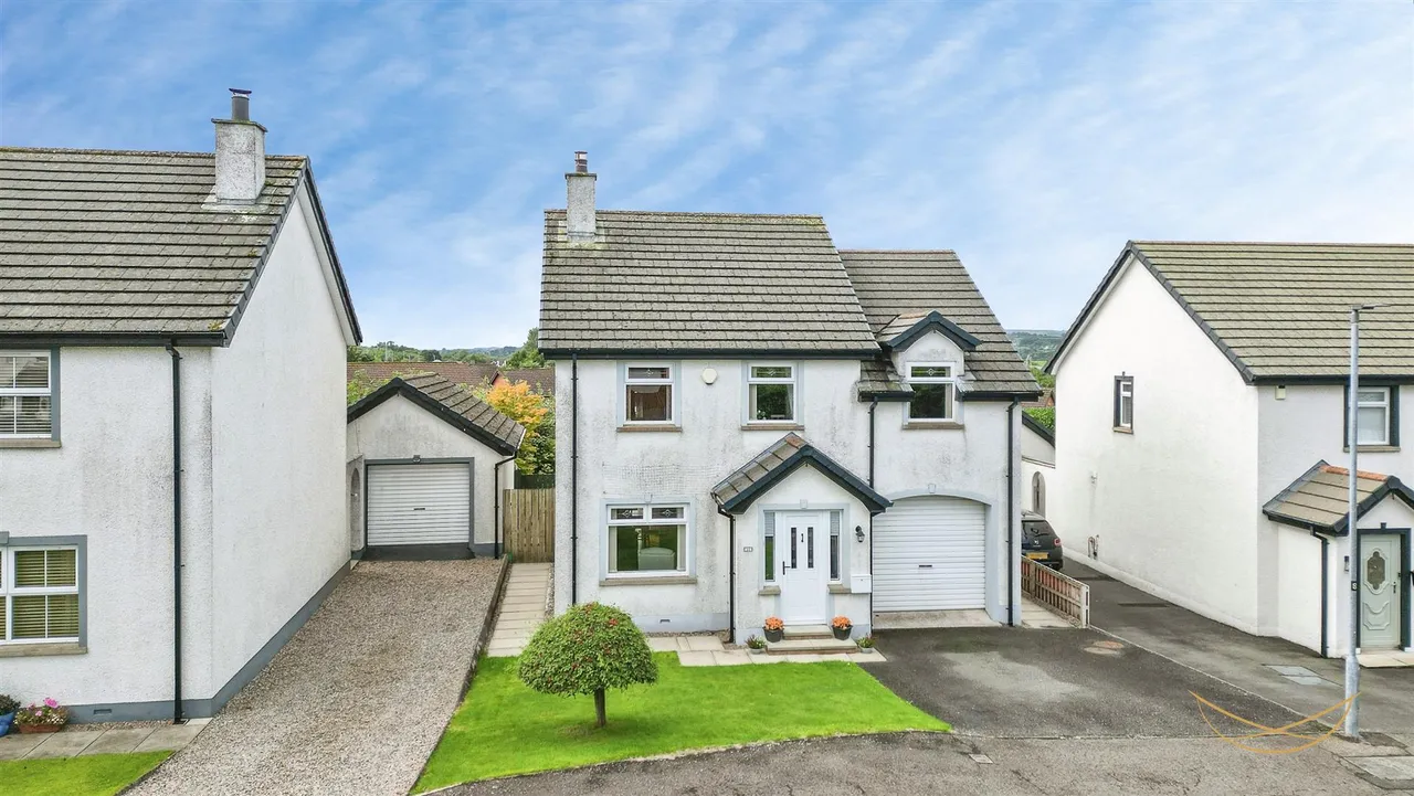 3 bed house for sale — Castle Manor, Ballynure, Ballyclare, BT39 9GW