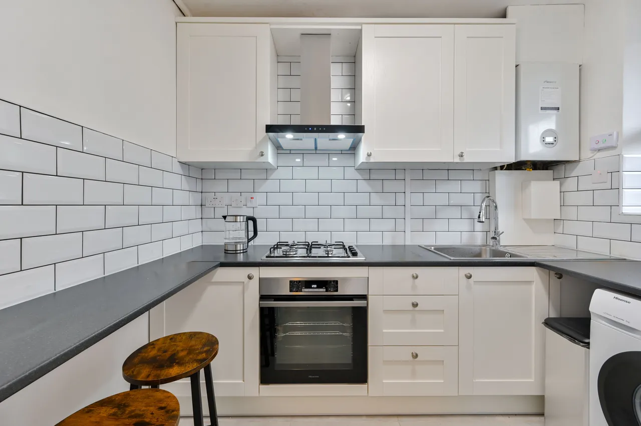 53 Lohmann House, Kennington Oval, London, photo 10