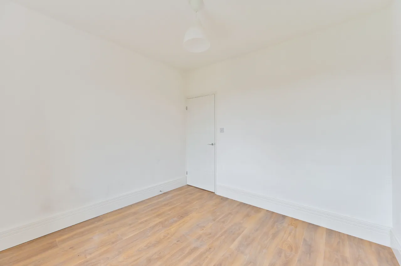 53 Lohmann House, Kennington Oval, London, photo 4