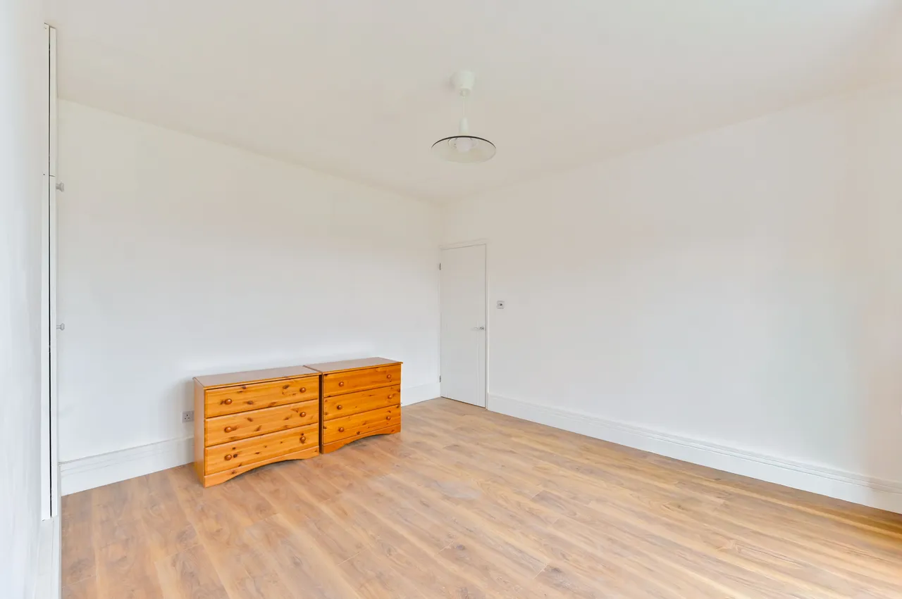 53 Lohmann House, Kennington Oval, London, photo 2