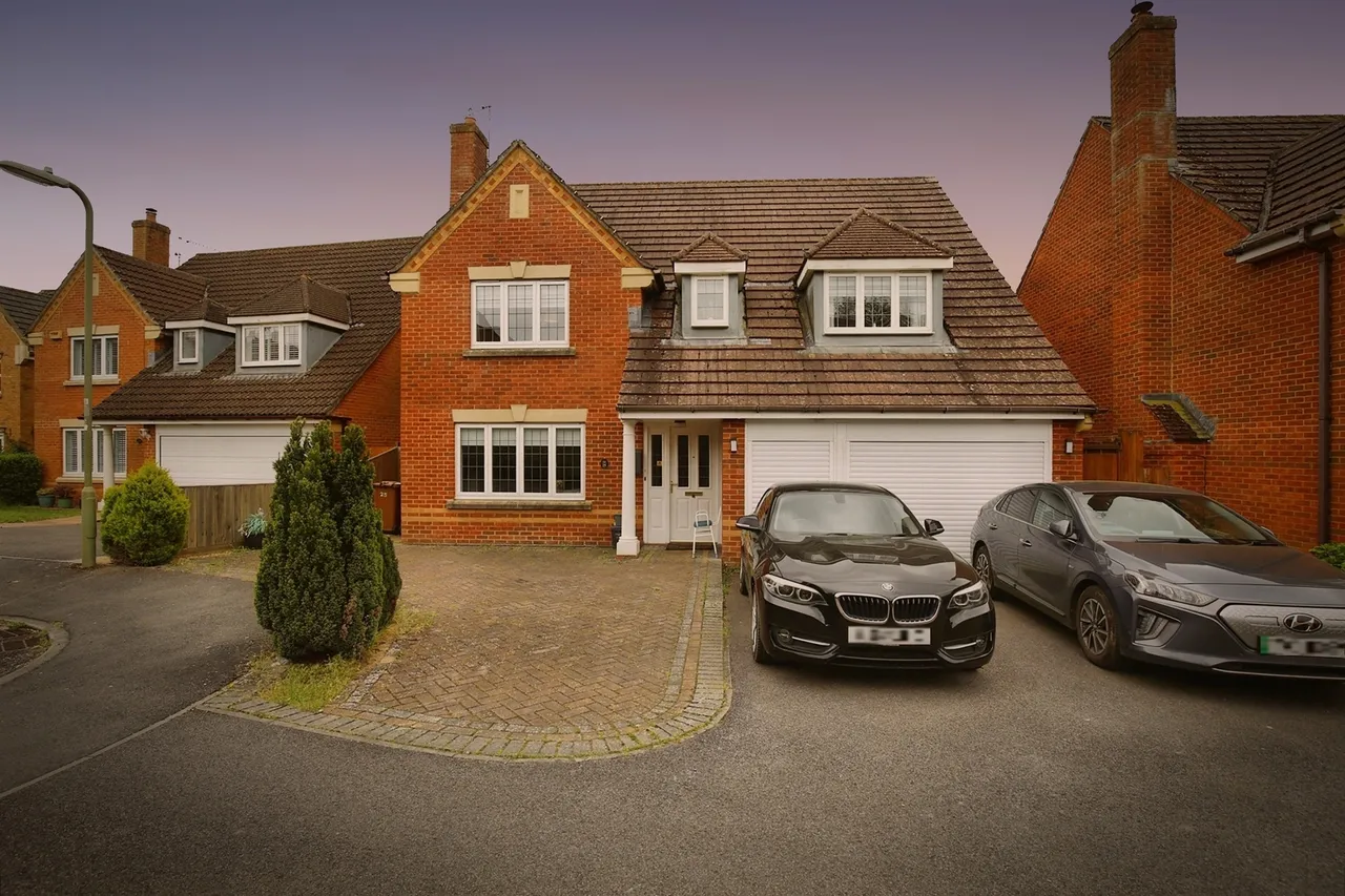 4 bed house for sale — St. Birstan Gardens, Andover