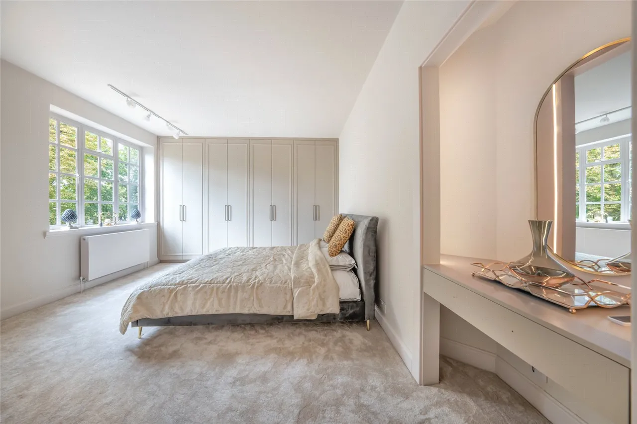 Cropthorne Court, 20-28 Maida Vale, Maida Vale, London, W9, photo 2