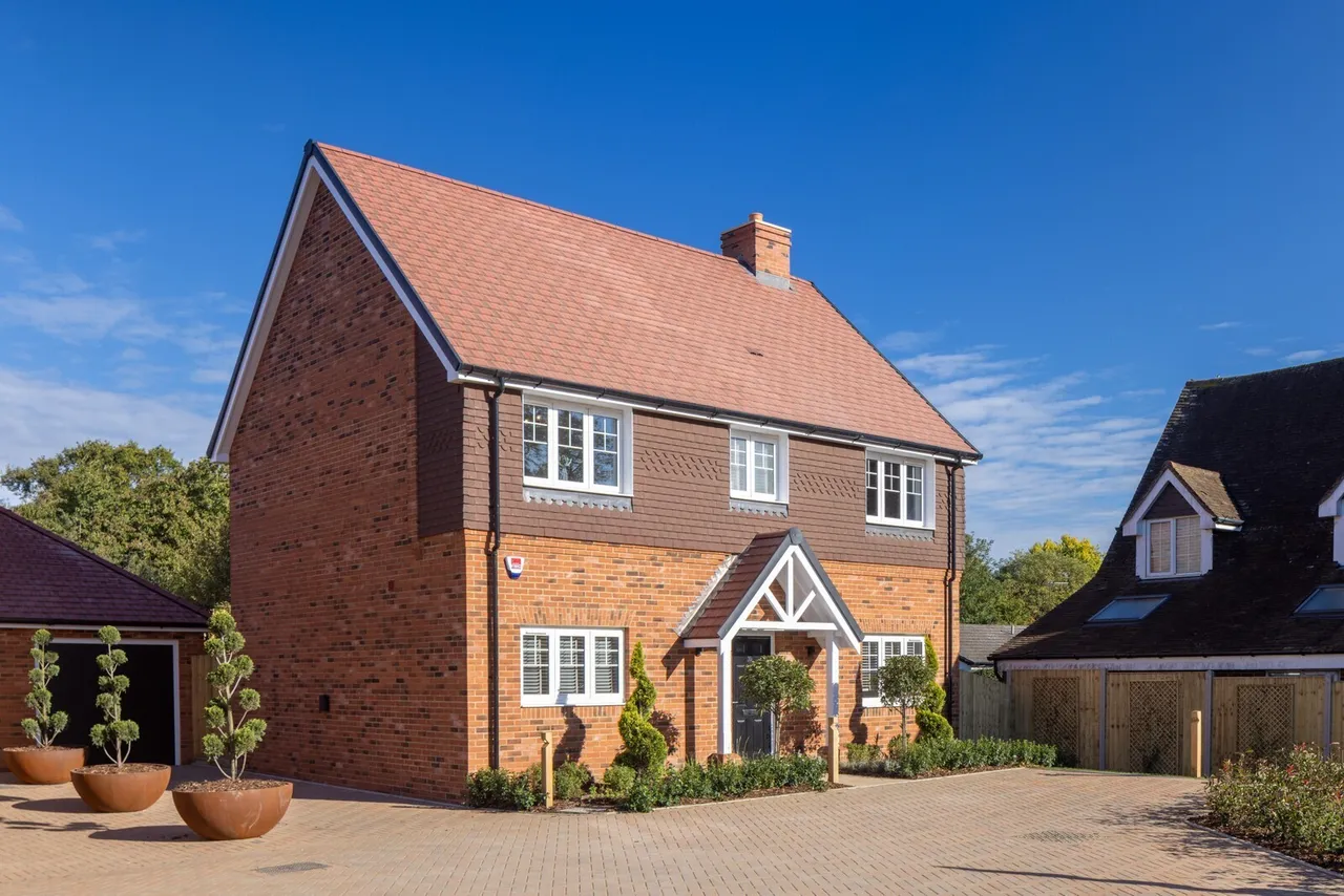 3 bed house for sale — The Marram, Birchwood, Farnham, GU9