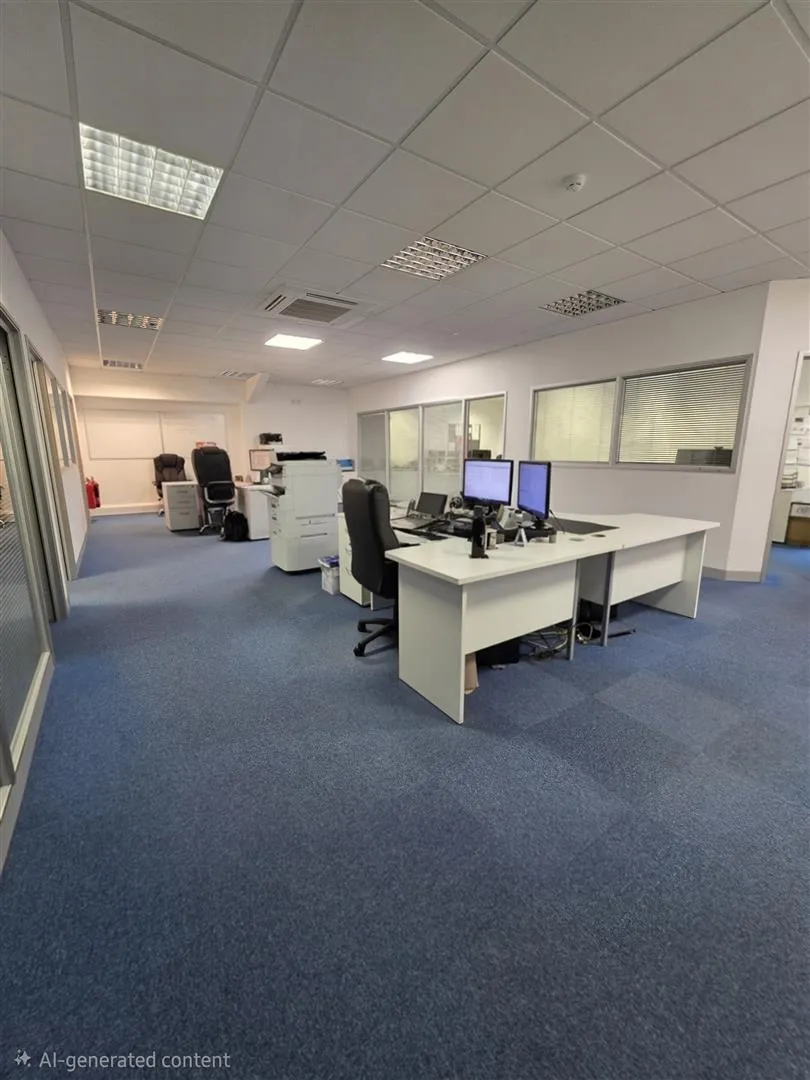 Hemdale Business Park, Kingfisher Court,, photo 8