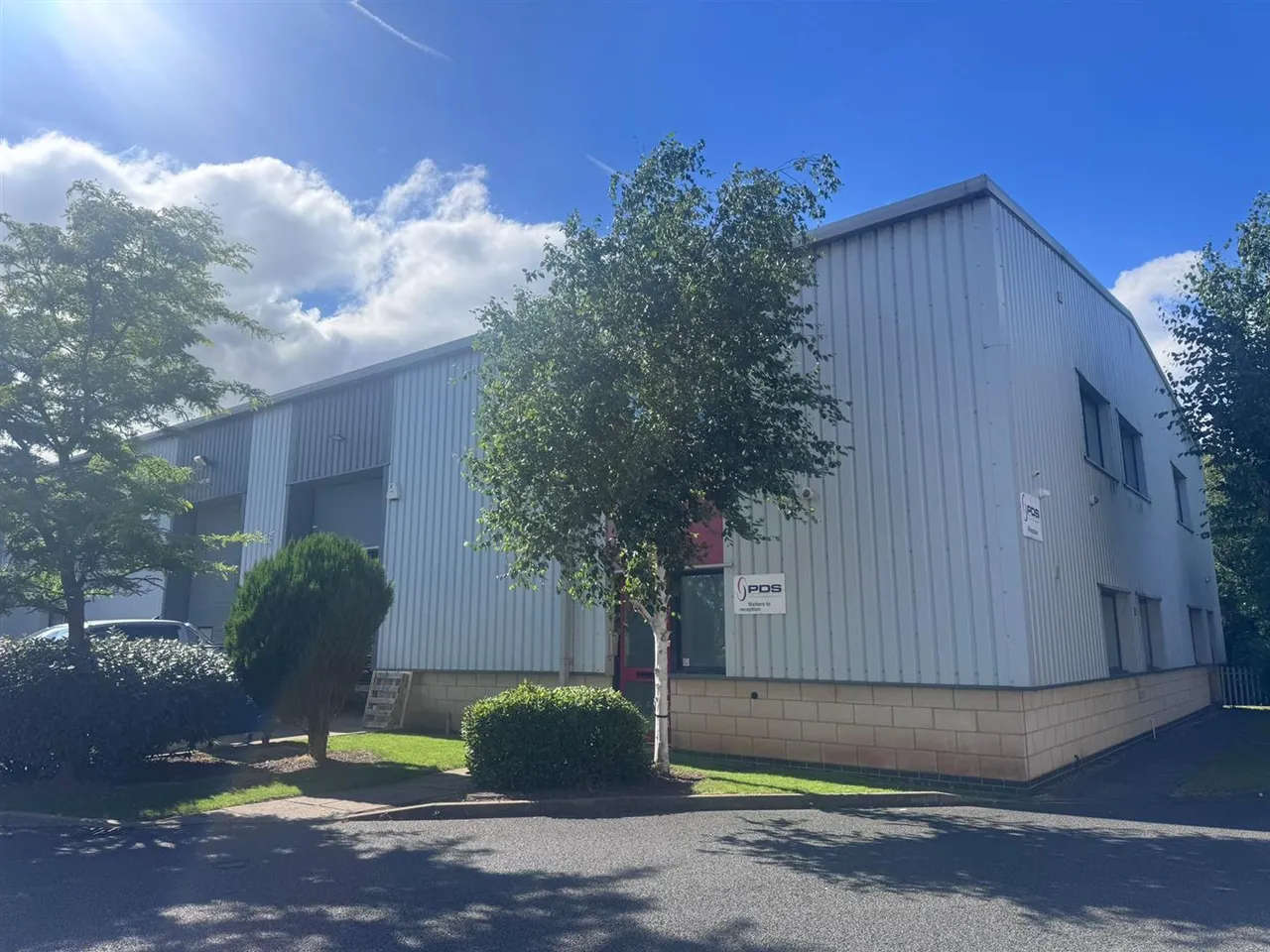 Hemdale Business Park, Kingfisher Court,, photo 5