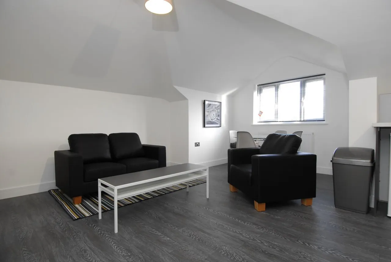 bed apts, Plymouth, photo 10