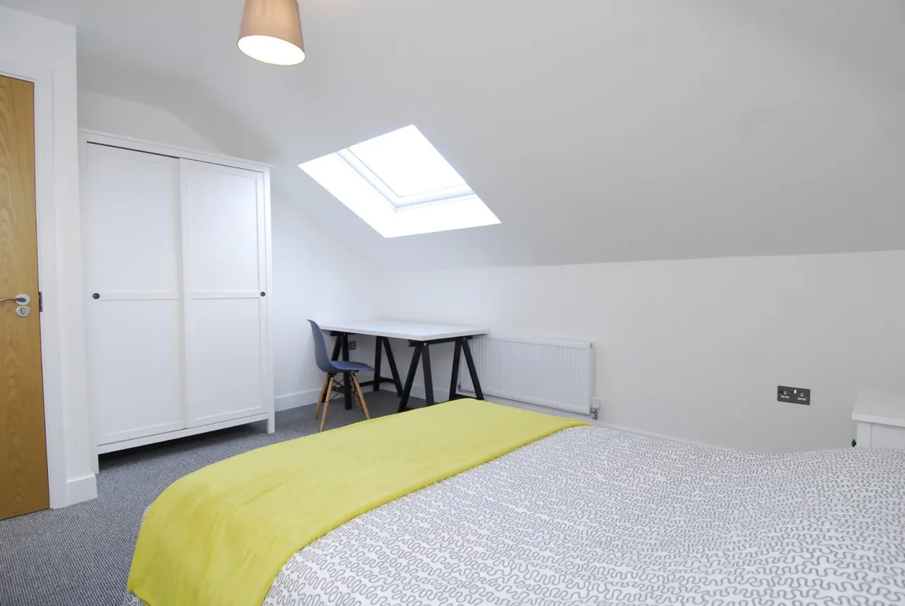 bed apts, Plymouth, photo 6