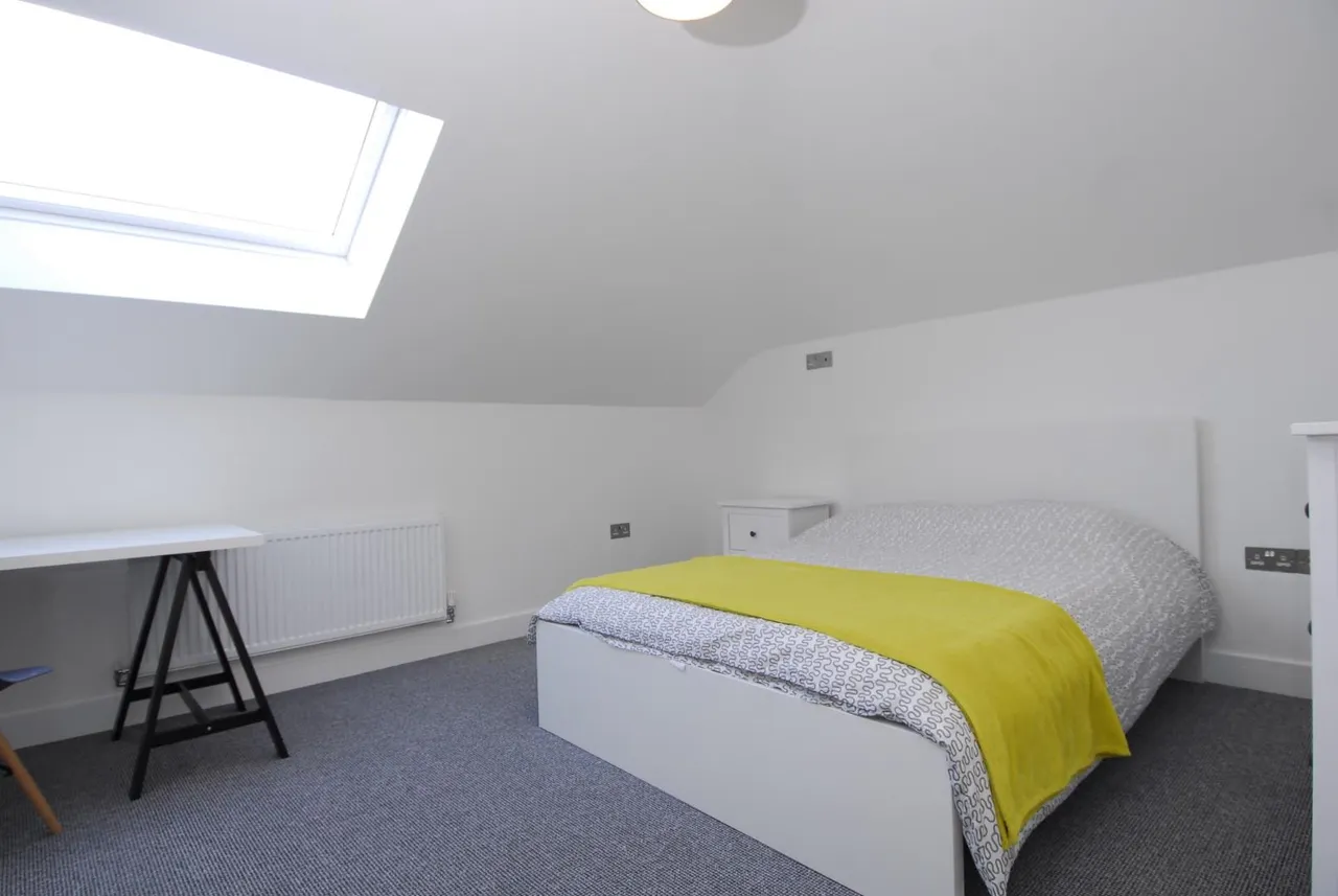 bed apts, Plymouth, photo 11