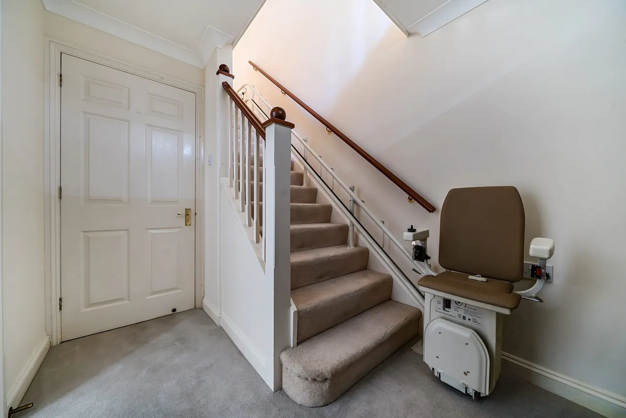 Seymour Place, Odiham, Hook, RG29 1AY, photo 8