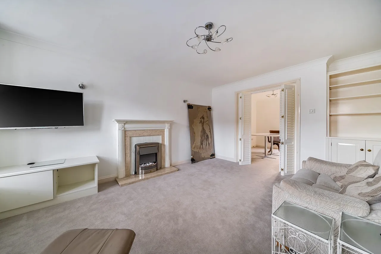 Seymour Place, Odiham, Hook, RG29 1AY, photo 3