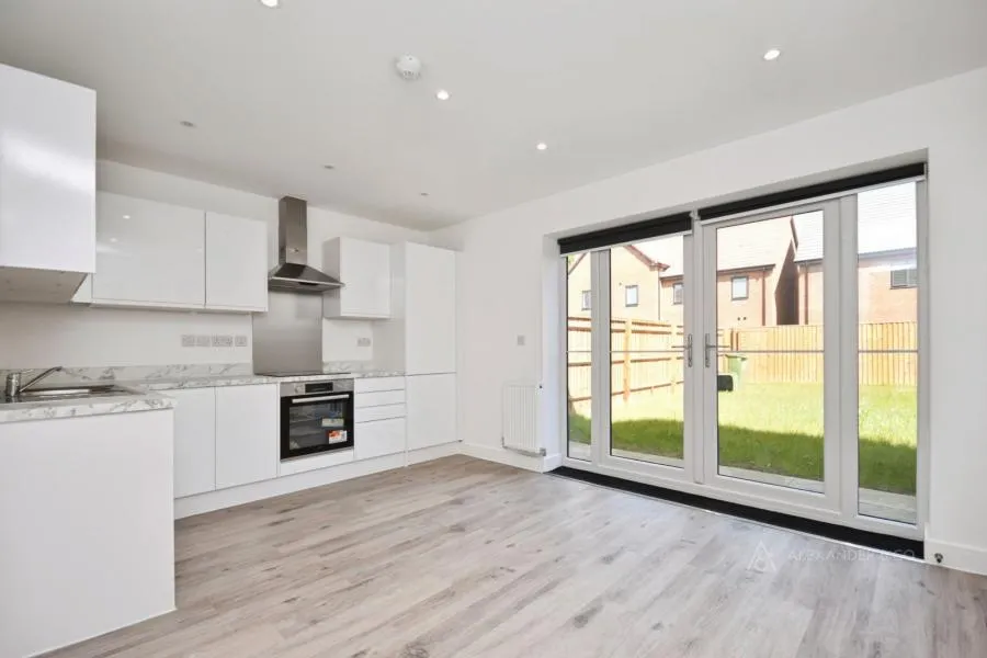 Sanders Lane, Aylesbury, HP21, photo 2