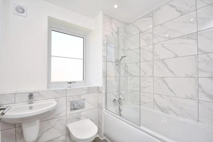 Sanders Lane, Aylesbury, HP21, photo 3