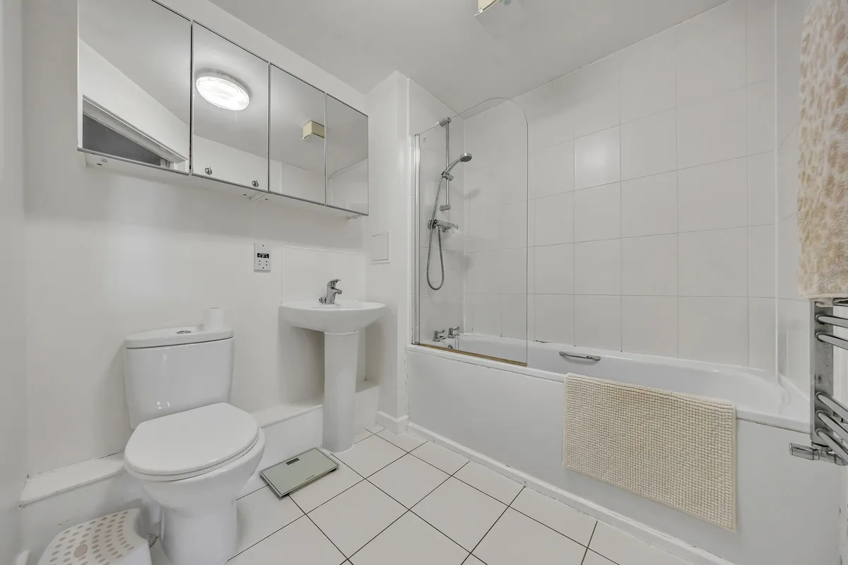 Cottons Approach, Romford, RM7, photo 10