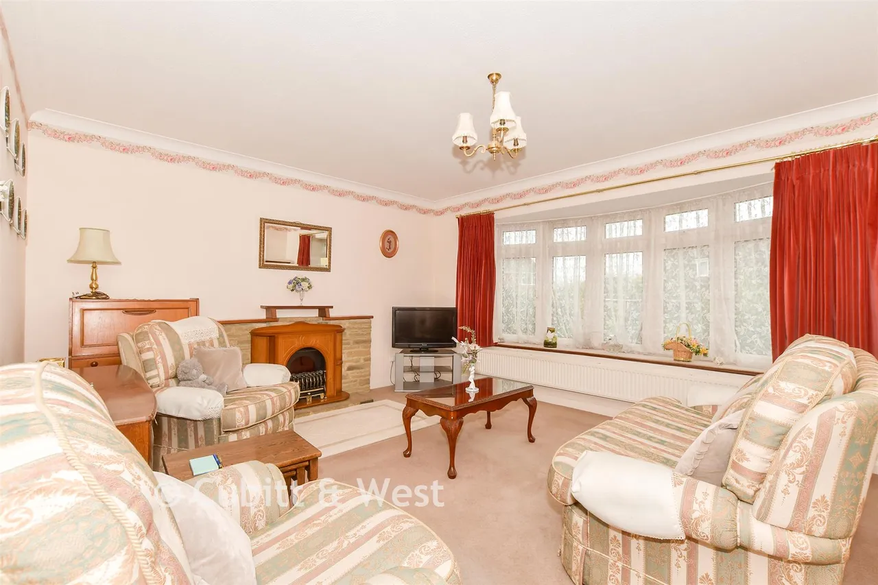 St. Mary's Close, Pulborough, RH20, photo 4