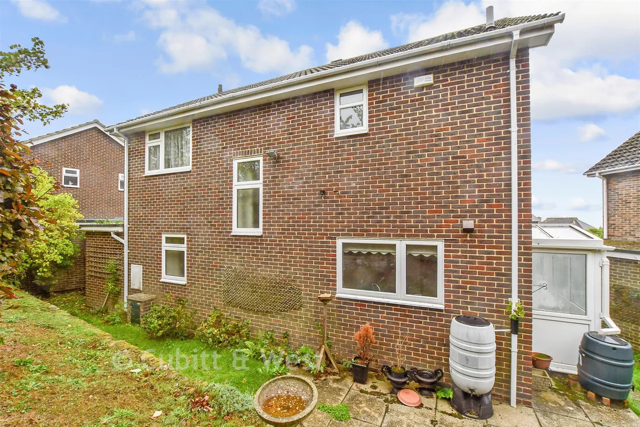 St. Mary's Close, Pulborough, RH20, photo 13