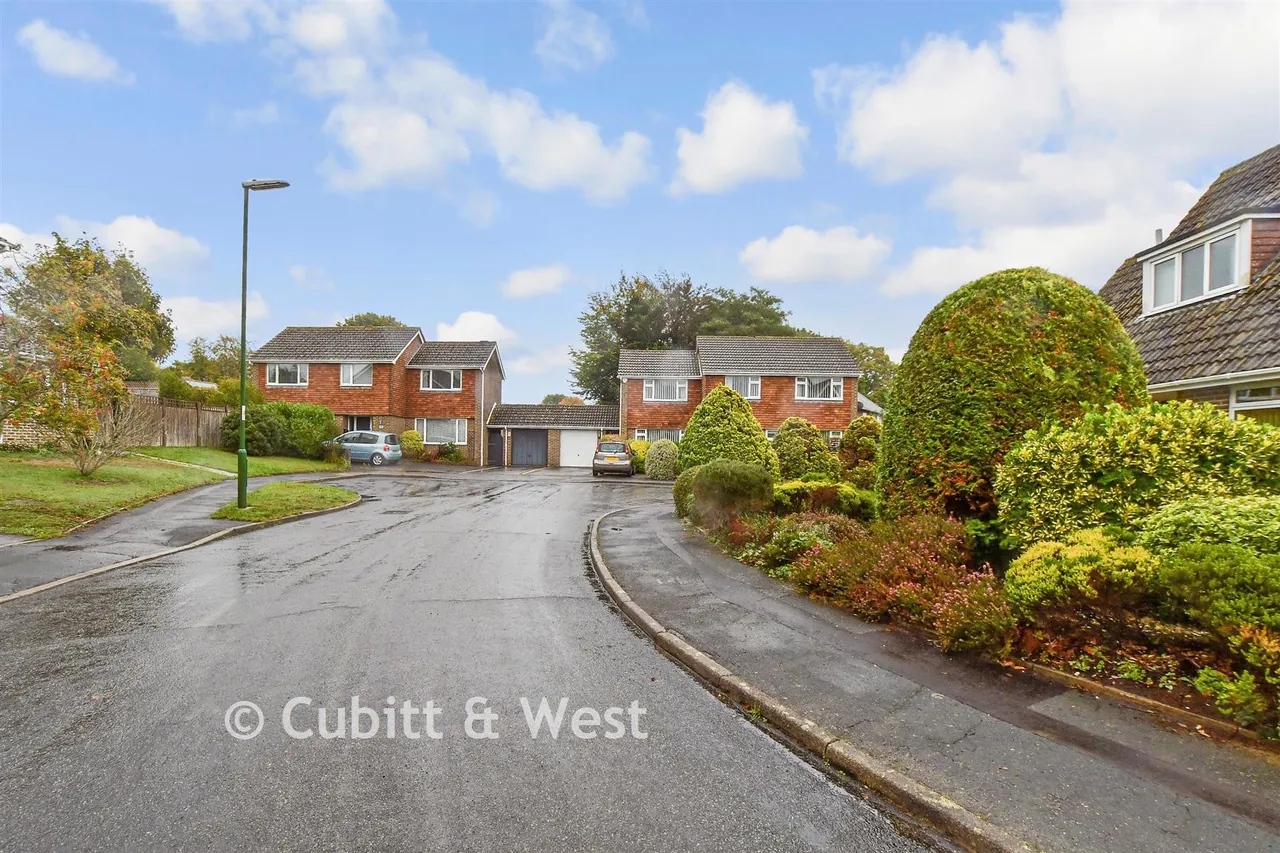 St. Mary's Close, Pulborough, RH20, photo 15