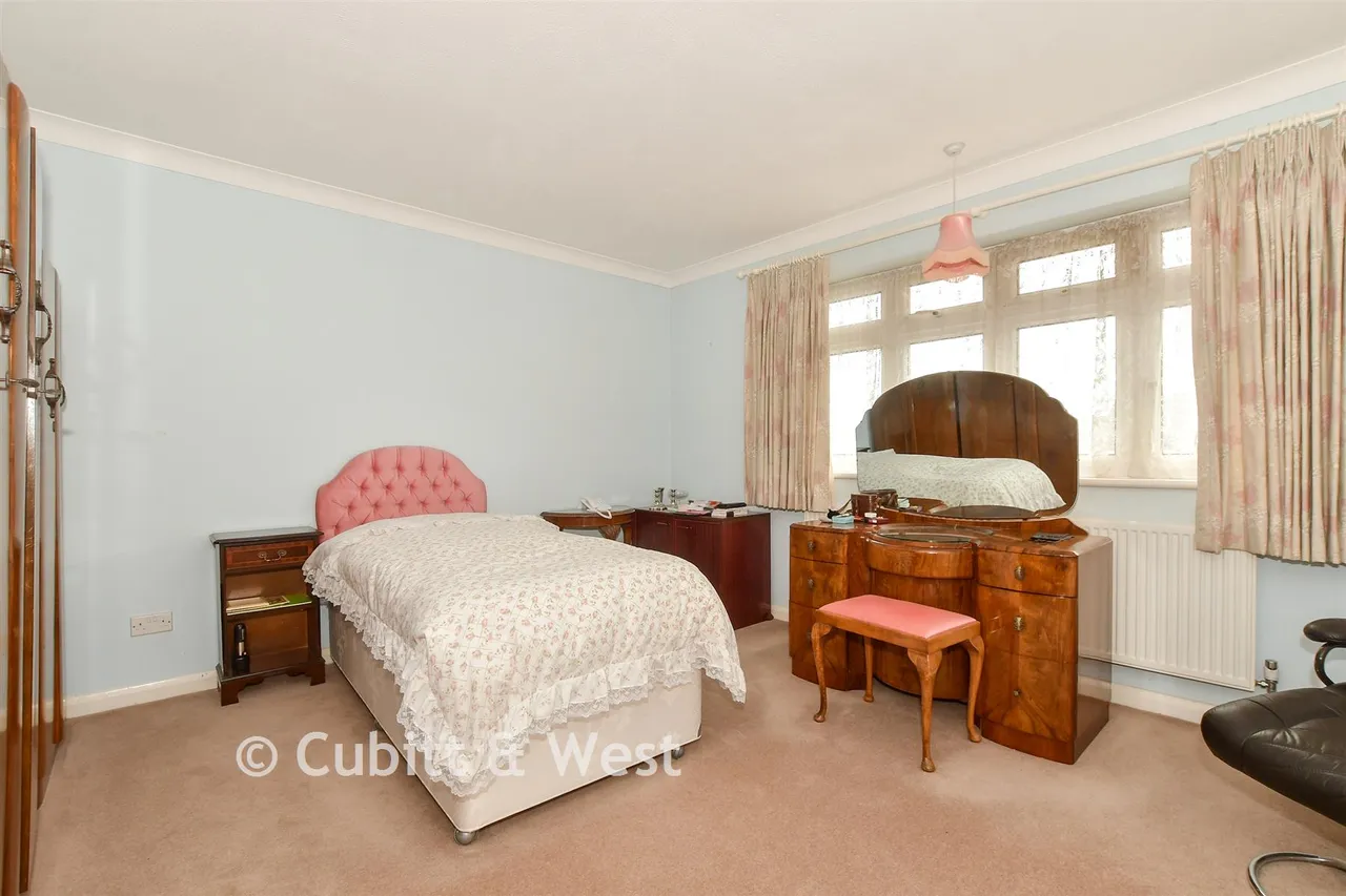 St. Mary's Close, Pulborough, RH20, photo 9