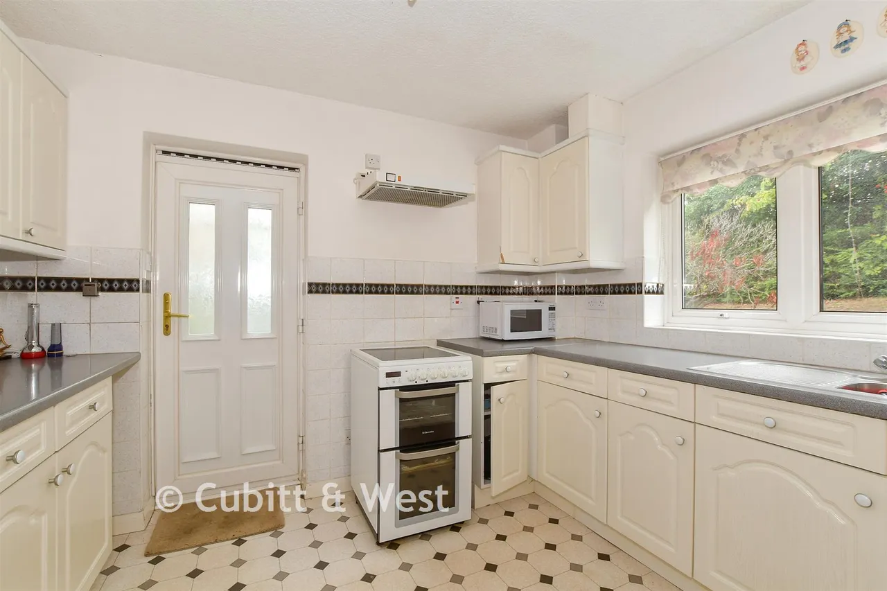 St. Mary's Close, Pulborough, RH20, photo 6