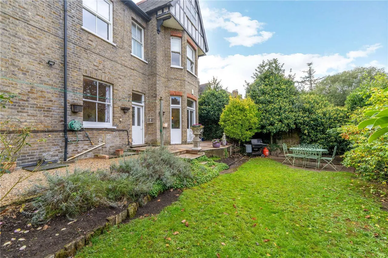 Sheen Road, Richmond, Surrey, TW10 5AN, photo 5
