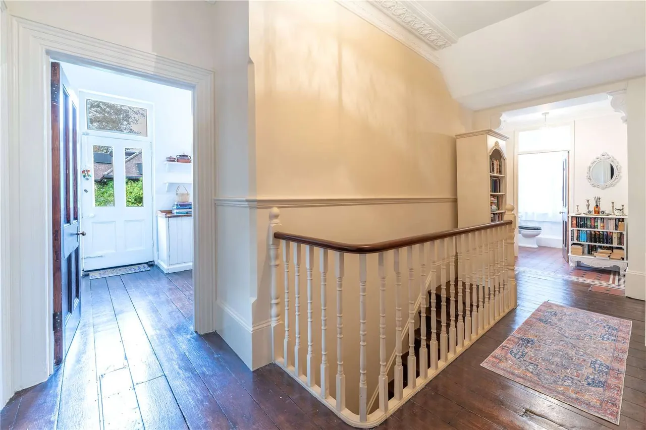 Sheen Road, Richmond, Surrey, TW10 5AN, photo 12