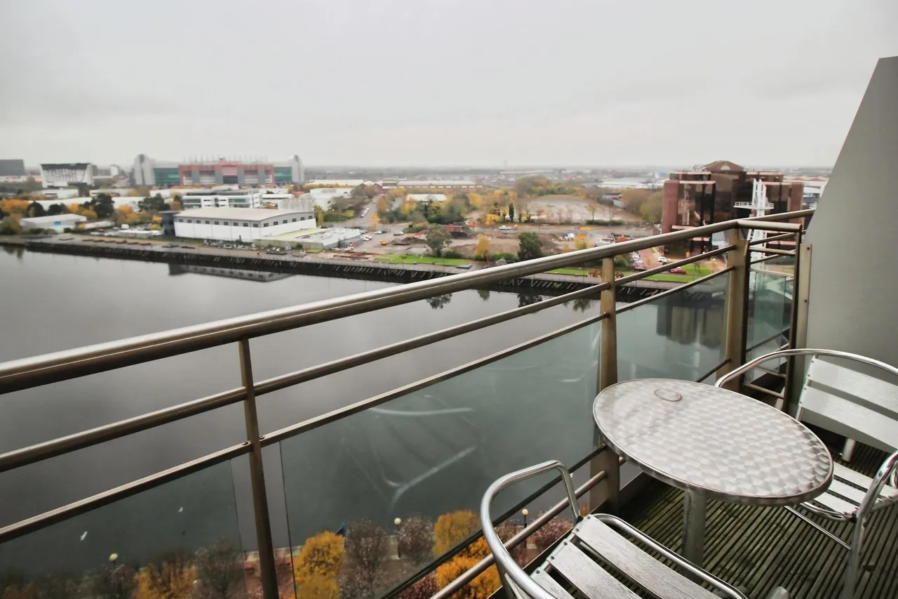 Imperial Point, Salford Quays, M50, photo 7