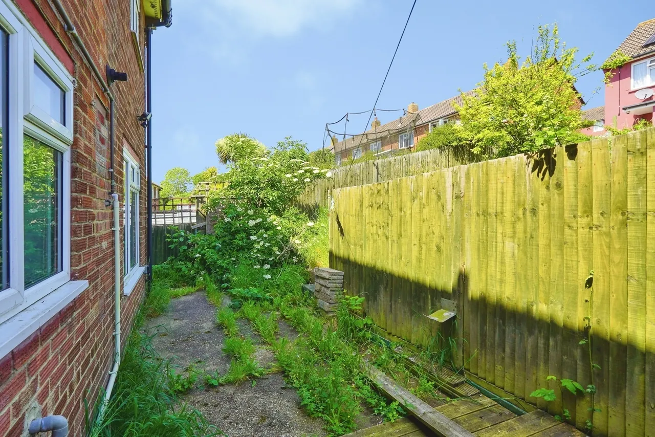 George Gurr Crescent, Folkestone, Kent, CT19, photo 17