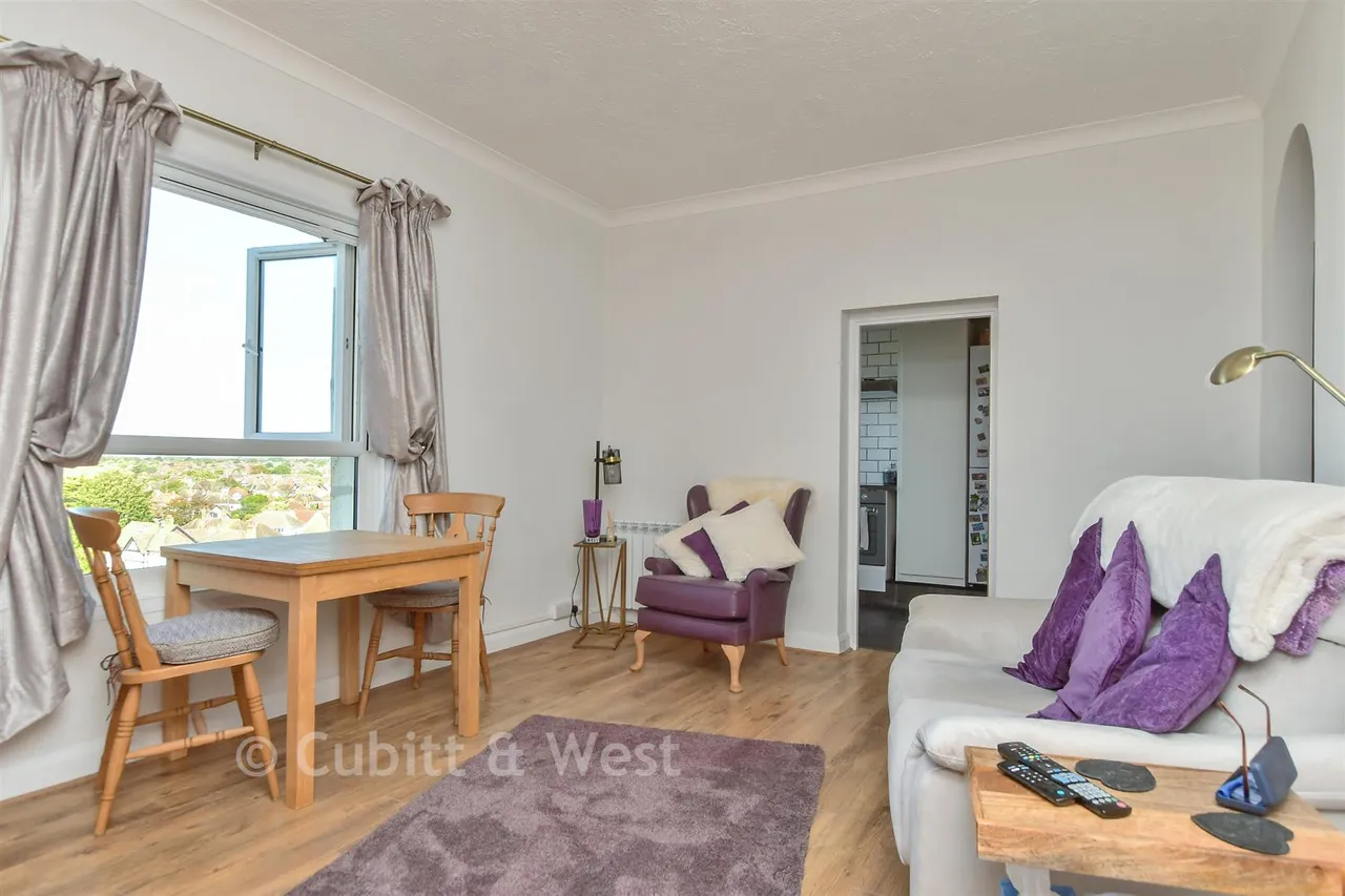 Grand Avenue, Worthing, BN11, photo 3