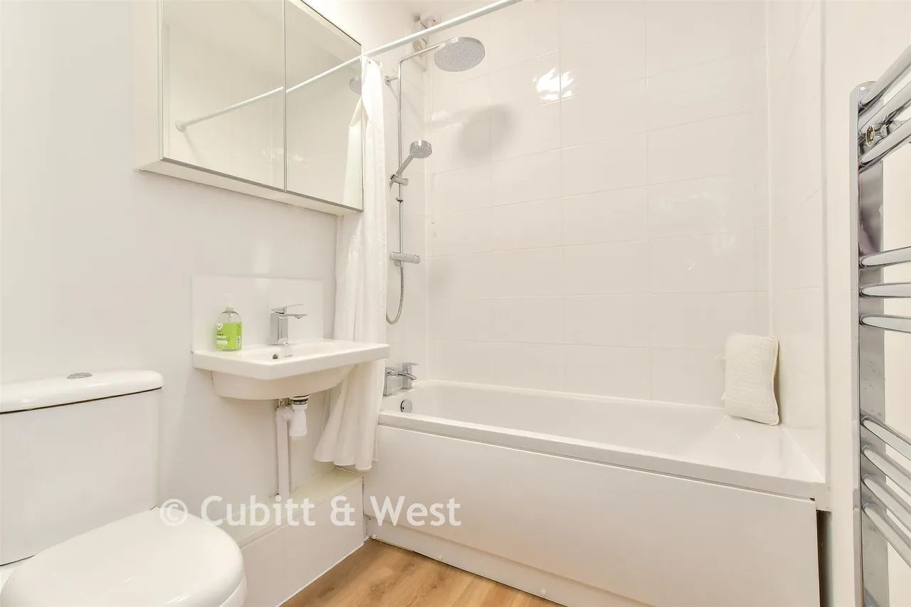 Grand Avenue, Worthing, BN11, photo 11