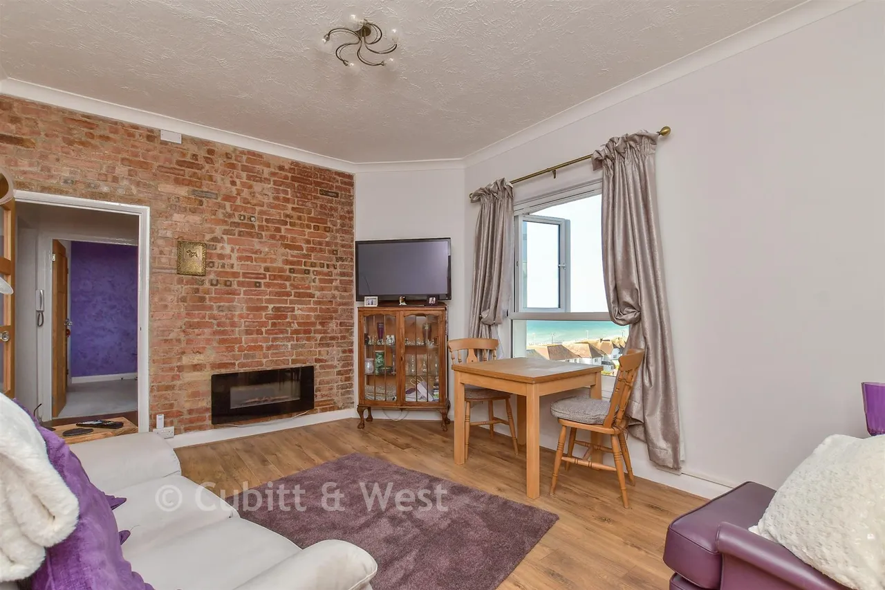 Grand Avenue, Worthing, BN11, photo 4