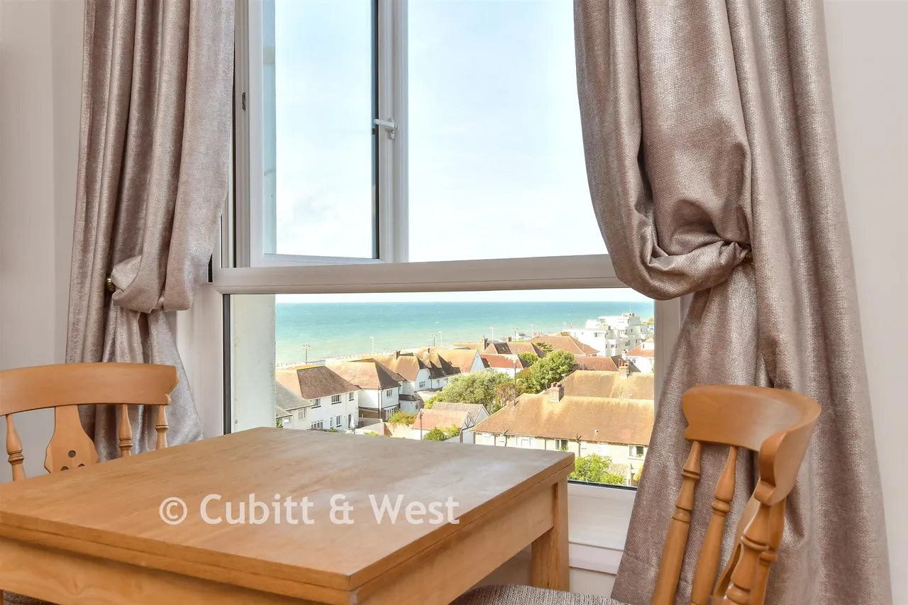 Grand Avenue, Worthing, BN11, photo 5